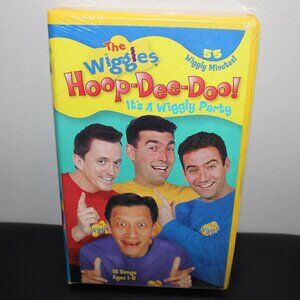 3/$88❤️The Wiggles Hoop-Dee-Doo! It's A Wiggly Party Yellow Clamshell VHS 2002